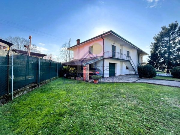 casa indipendente in vendita a Casalmoro