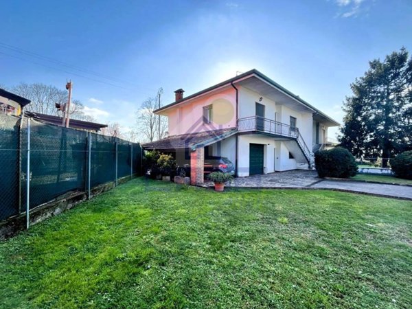 casa indipendente in vendita a Casalmoro