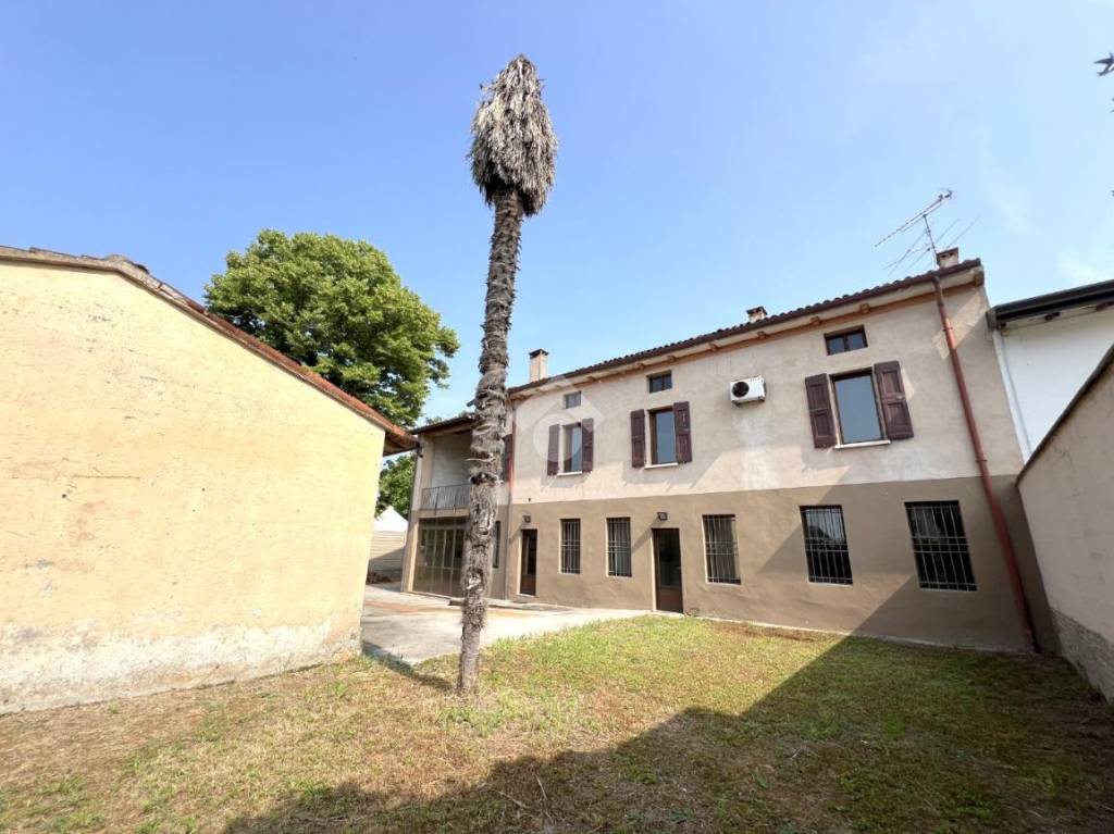 casa indipendente in vendita a Casalmoro