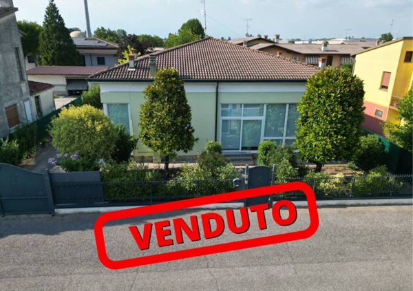 casa indipendente in vendita a Casalmoro
