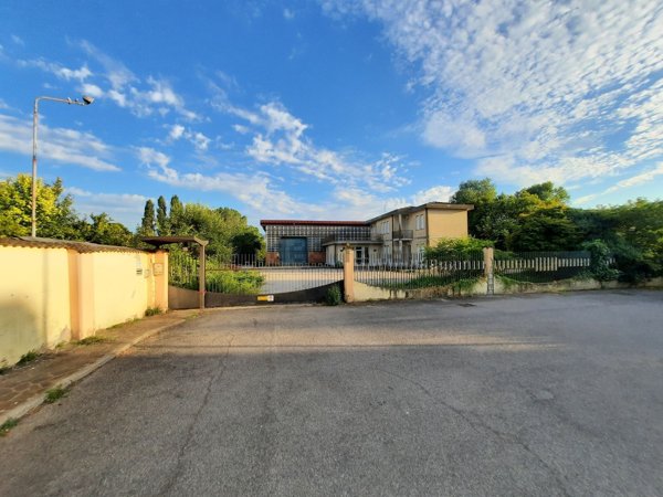 capannone in vendita a Casalmoro