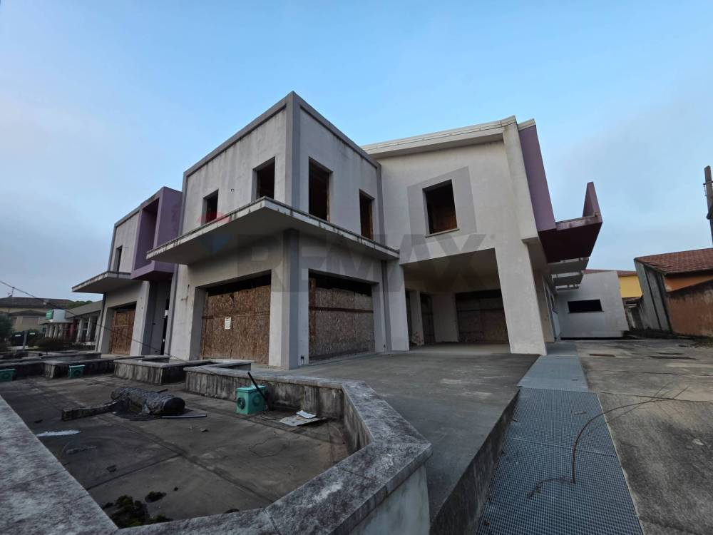 locale commerciale in vendita a Casalmoro