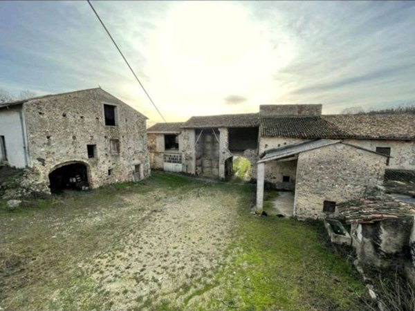 rudere in vendita a Casalmoro