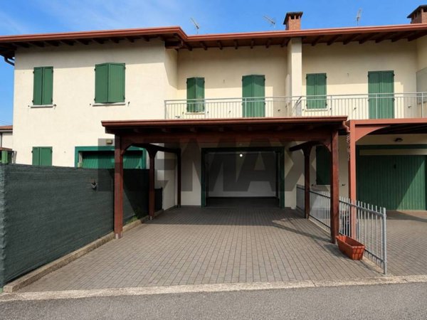 casa indipendente in vendita a Casalmoro