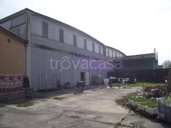 locale commerciale in vendita a Casaloldo