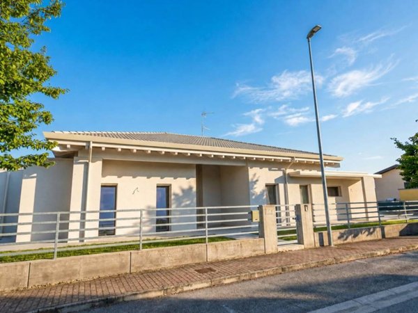casa indipendente in vendita a Casaloldo