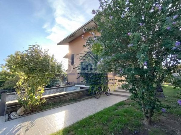 casa indipendente in vendita a Casalromano
