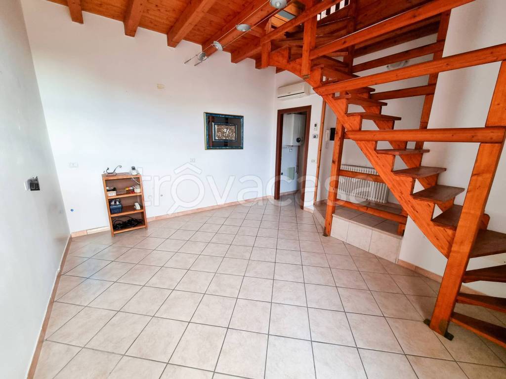 appartamento in vendita a Casalromano
