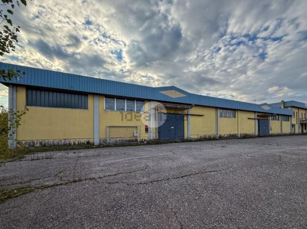 intera palazzina in vendita a Casalromano