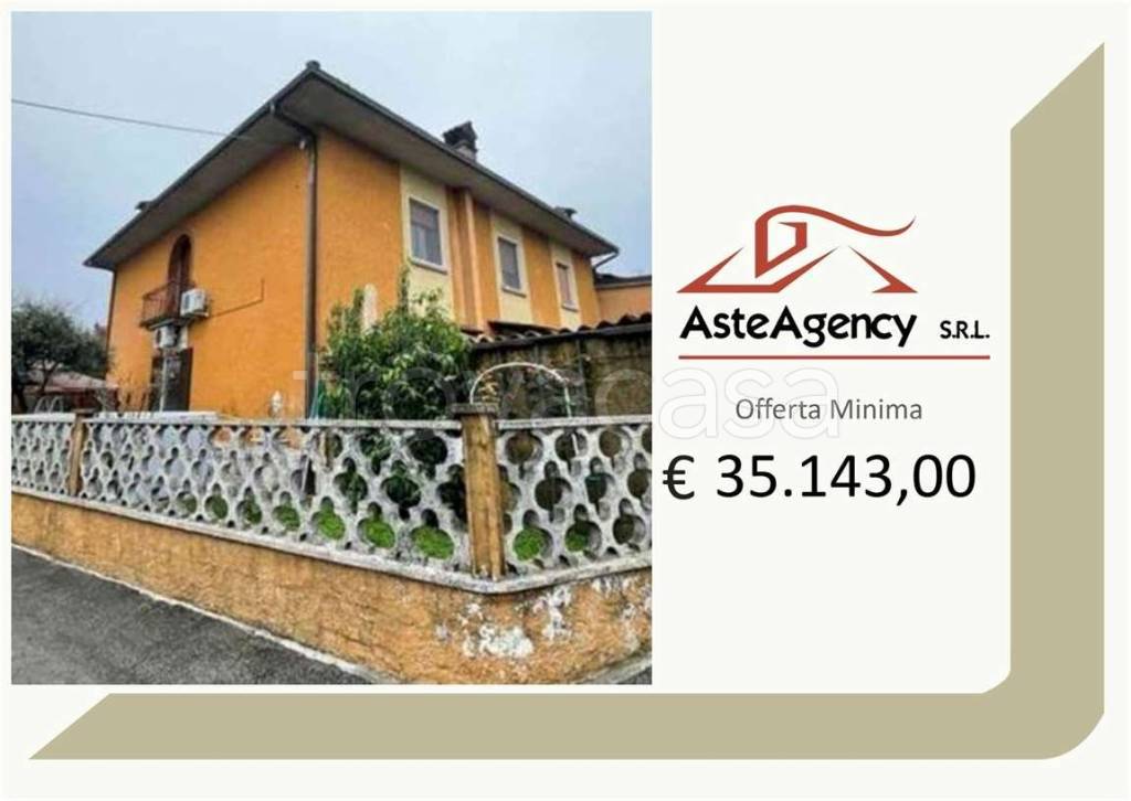 casa indipendente in vendita a Casalromano in zona Fontanella Grazioli
