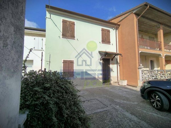 casa indipendente in vendita a Casalromano in zona Fontanella Grazioli