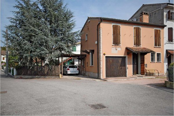 casa semindipendente in vendita a Castelbelforte