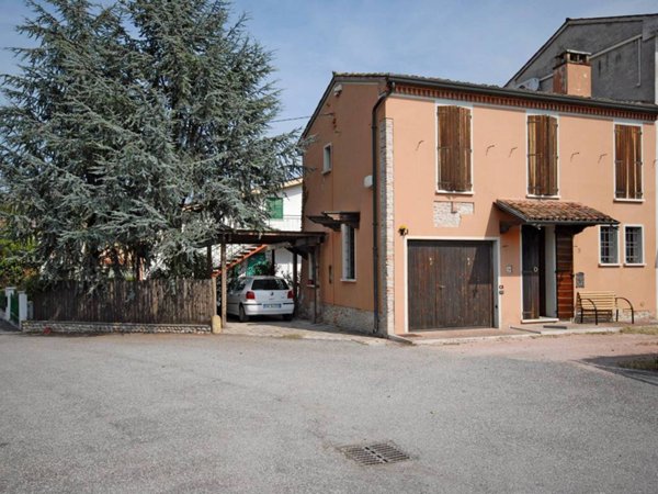 casa indipendente in vendita a Castelbelforte