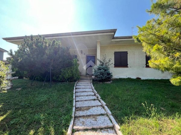 casa indipendente in vendita a Castelbelforte