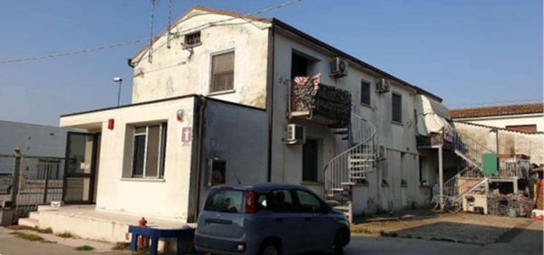 locale di sgombero in vendita a Castelbelforte