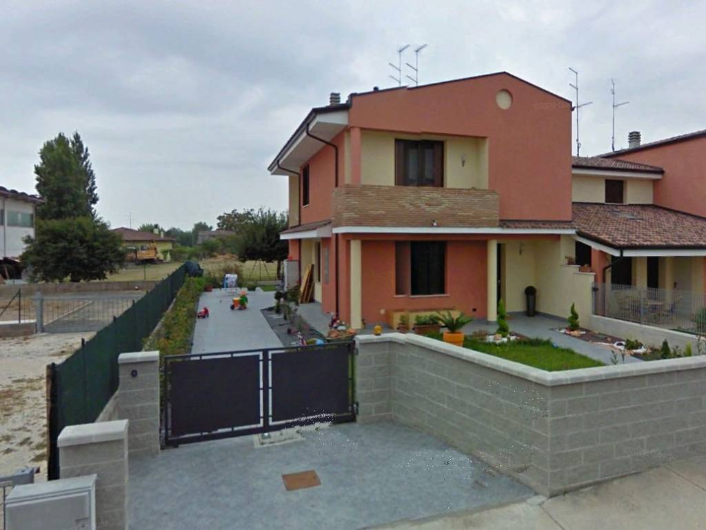 casa indipendente in vendita a Castelbelforte