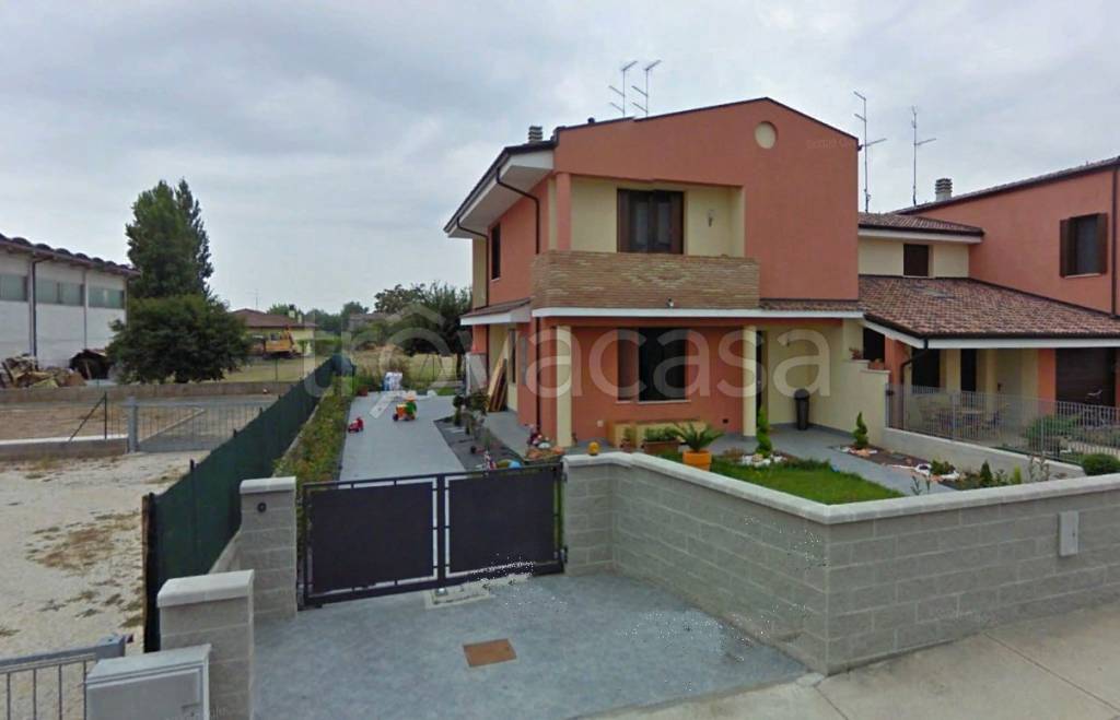 casa indipendente in vendita a Castelbelforte