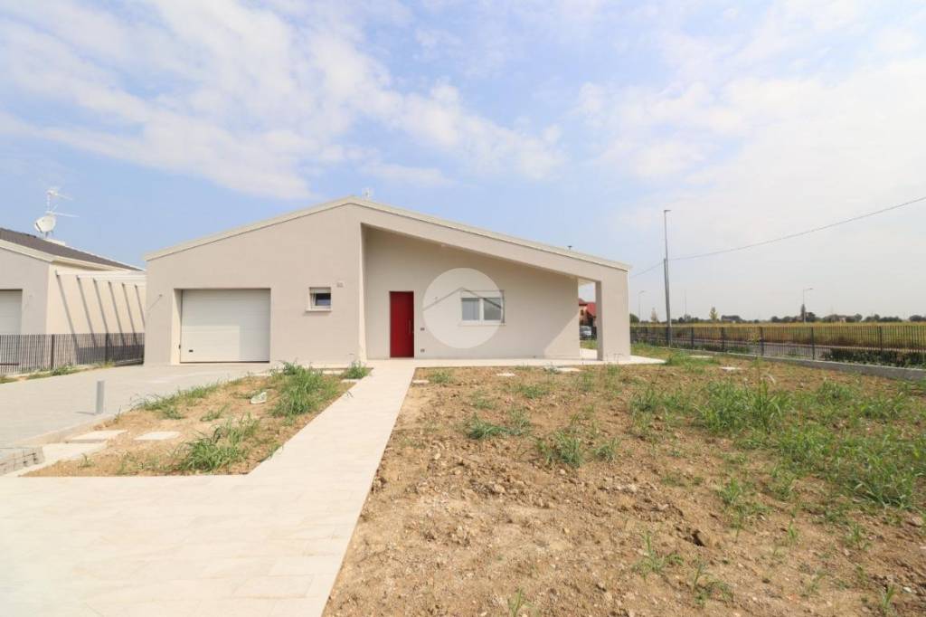 casa indipendente in vendita a Castelbelforte