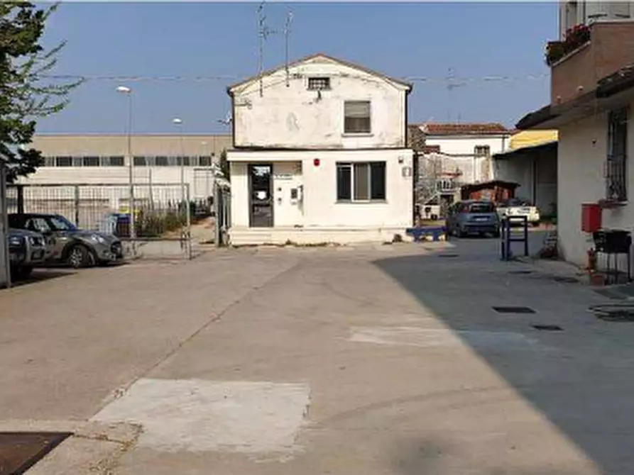 locale di sgombero in vendita a Castelbelforte