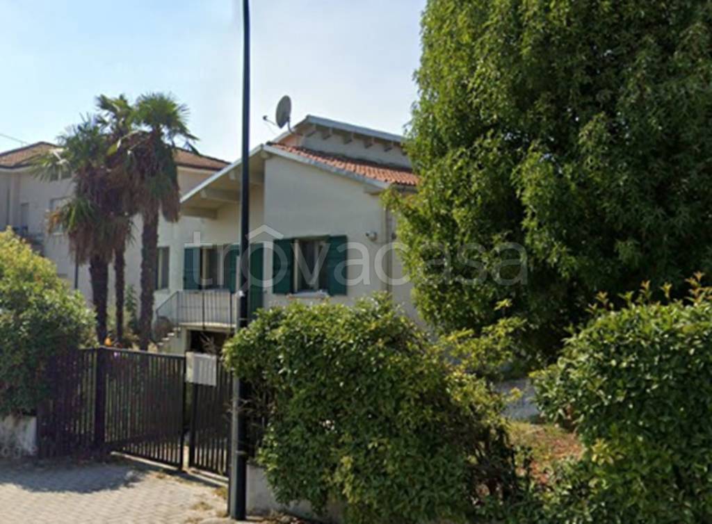 casa indipendente in vendita a Castelbelforte