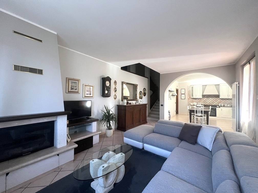 casa indipendente in vendita a Castelbelforte