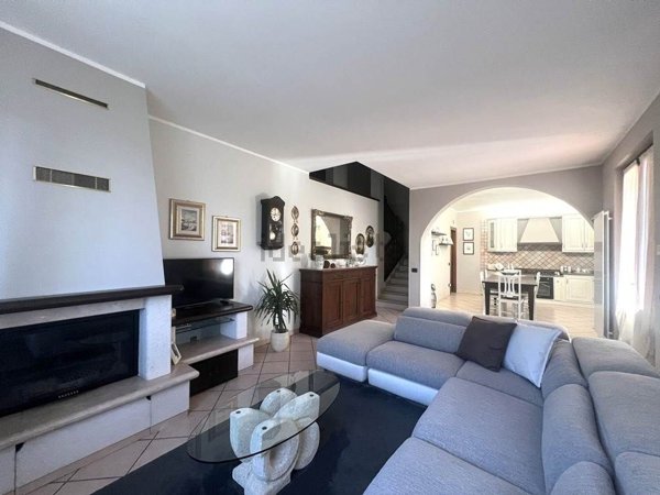 casa indipendente in vendita a Castelbelforte