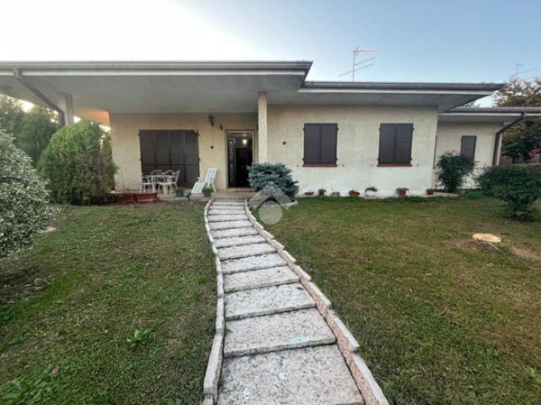 casa indipendente in vendita a Castelbelforte