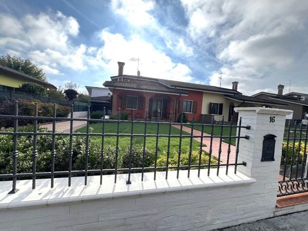 casa indipendente in vendita a Castelbelforte