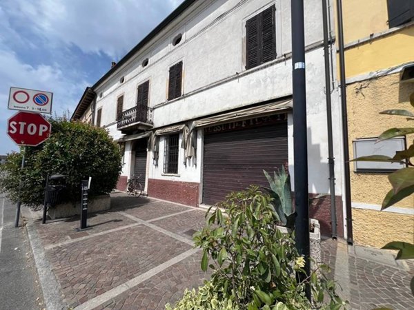 negozio in vendita a Castelbelforte