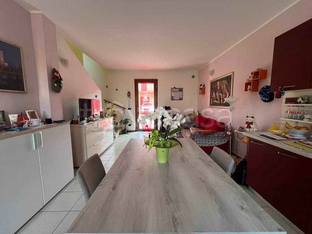 casa indipendente in vendita a Castelbelforte