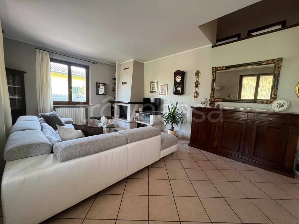 casa indipendente in vendita a Castelbelforte