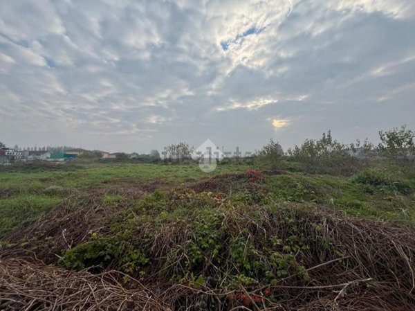 terreno edificabile in vendita a Castelbelforte