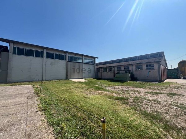 locale di sgombero in vendita a Castelbelforte