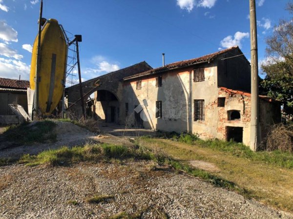 casa indipendente in vendita a Castelbelforte