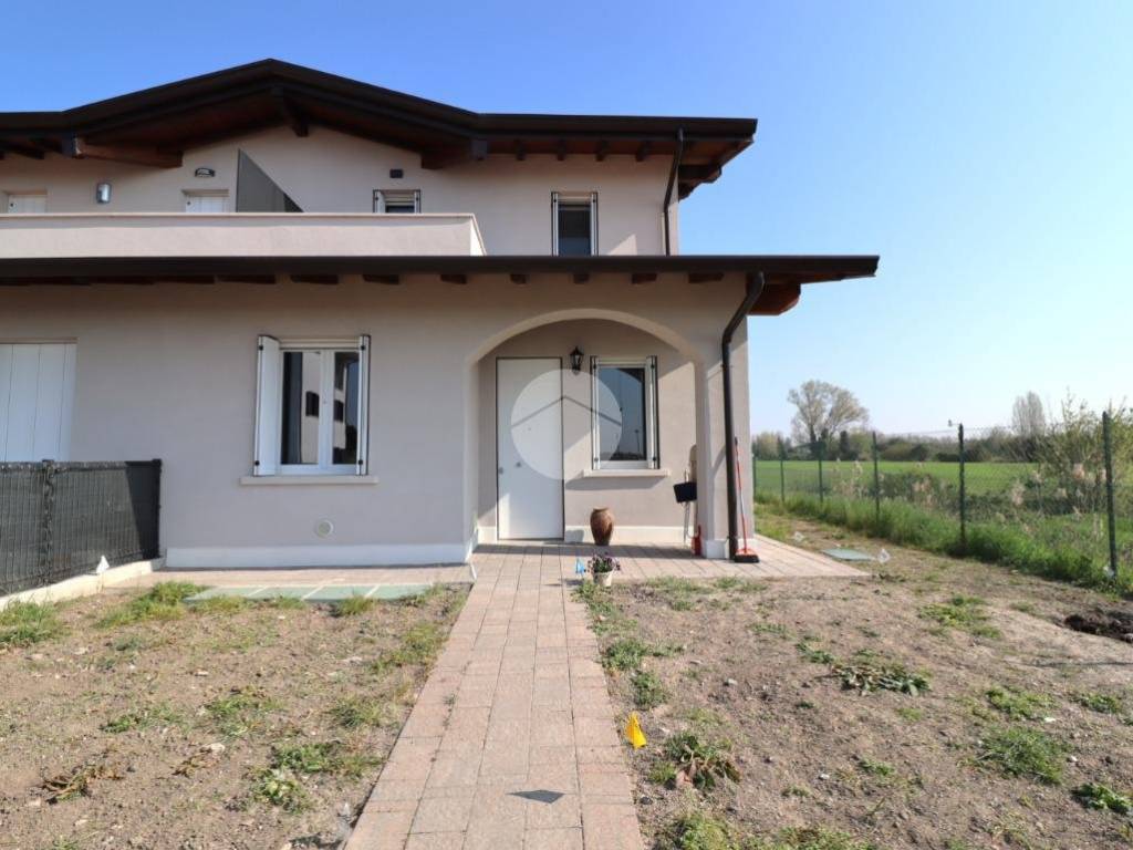 casa indipendente in vendita a Castelbelforte