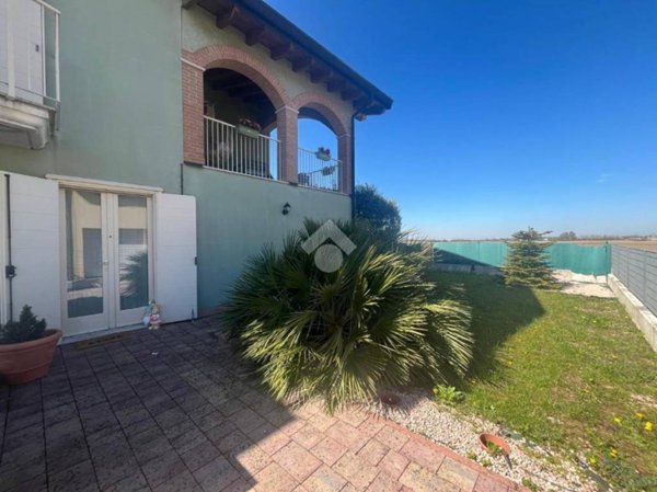 casa indipendente in vendita a Castelbelforte