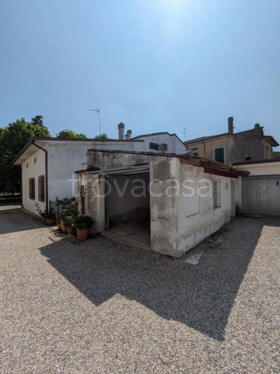 casa semindipendente in vendita a Castelbelforte