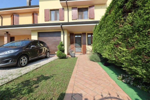 casa indipendente in vendita a Castelbelforte
