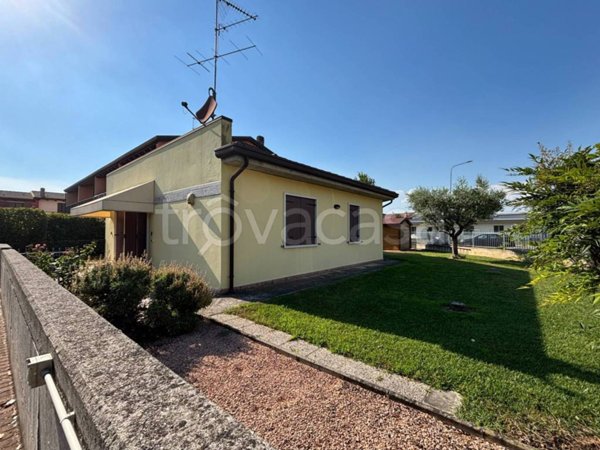 casa indipendente in vendita a Castelbelforte
