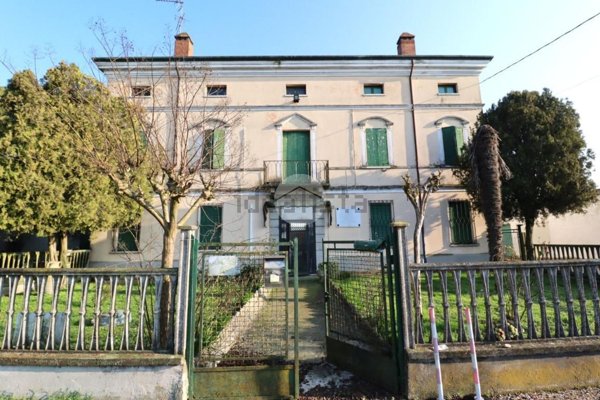 casa indipendente in vendita a Castelbelforte