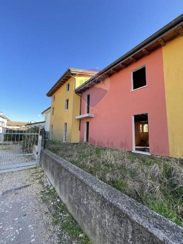 casa indipendente in vendita a Castel d'Ario