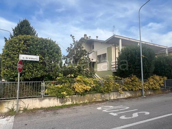 casa indipendente in vendita a Castel d'Ario