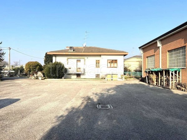 casa indipendente in vendita a Castel d'Ario