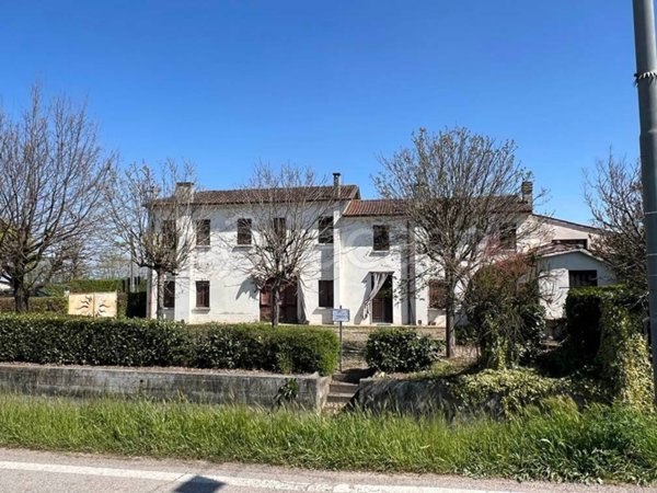 casa indipendente in vendita a Castel d'Ario