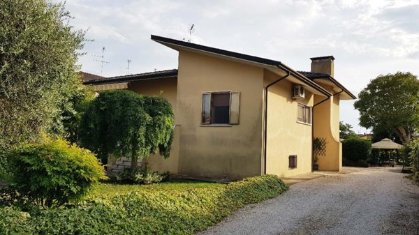 casa indipendente in vendita a Castel d'Ario