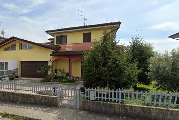 casa indipendente in vendita a Castel d'Ario