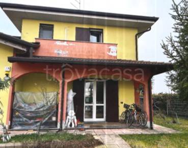 casa indipendente in vendita a Castel d'Ario
