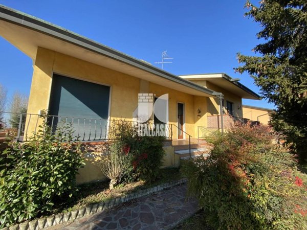 casa indipendente in vendita a Castel d'Ario