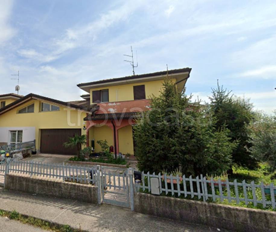 casa indipendente in vendita a Castel d'Ario