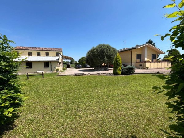 casa indipendente in vendita a Castel d'Ario